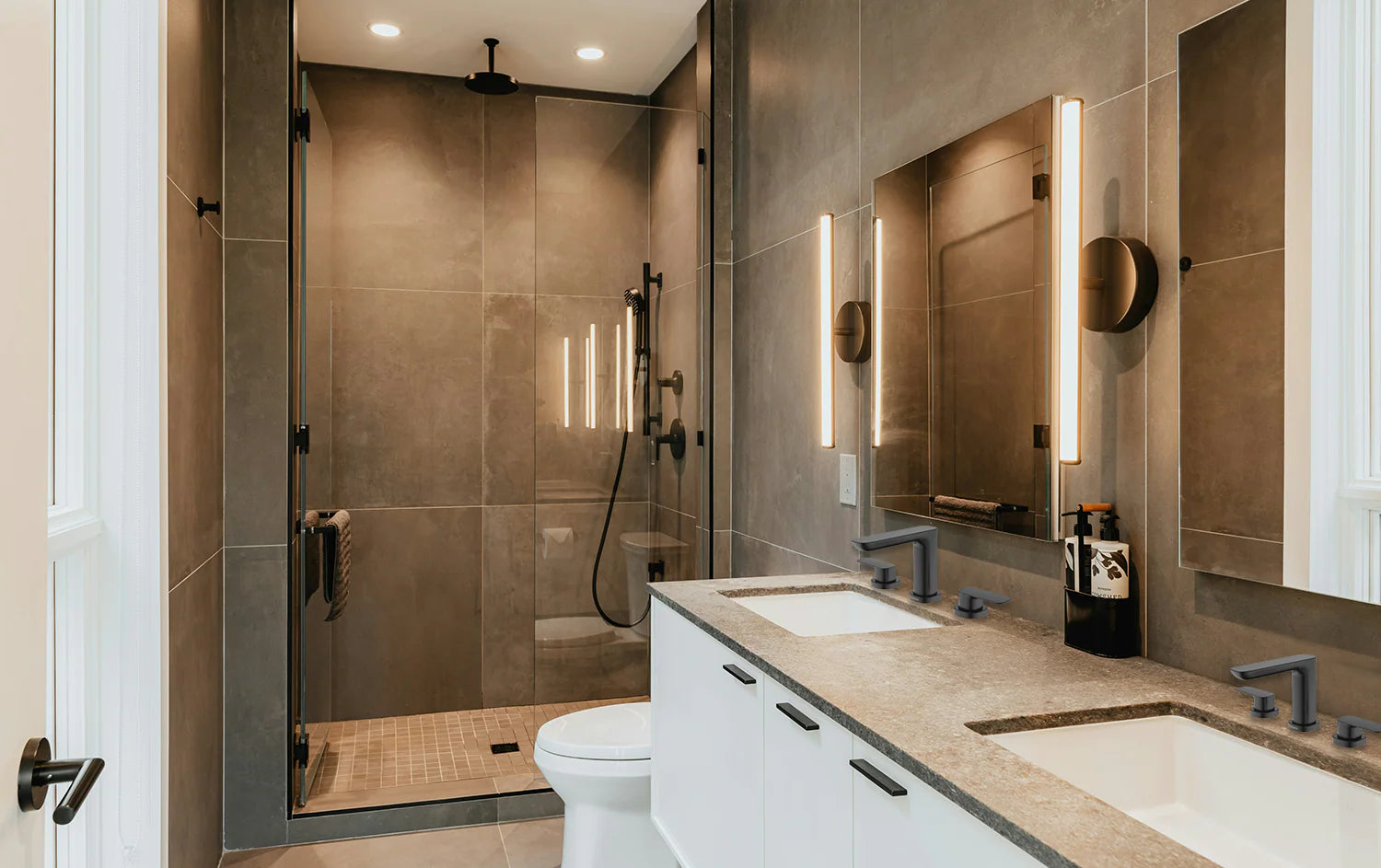 Dark Luxe Vanity4