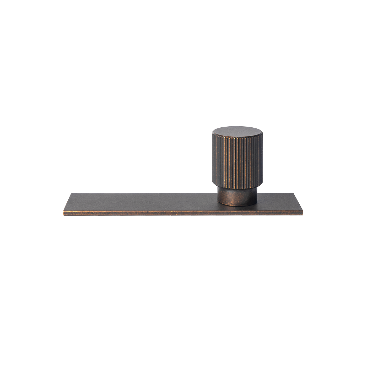 Momo Arpa Round Knob and Backplate 22mm in Antique Brass (1)