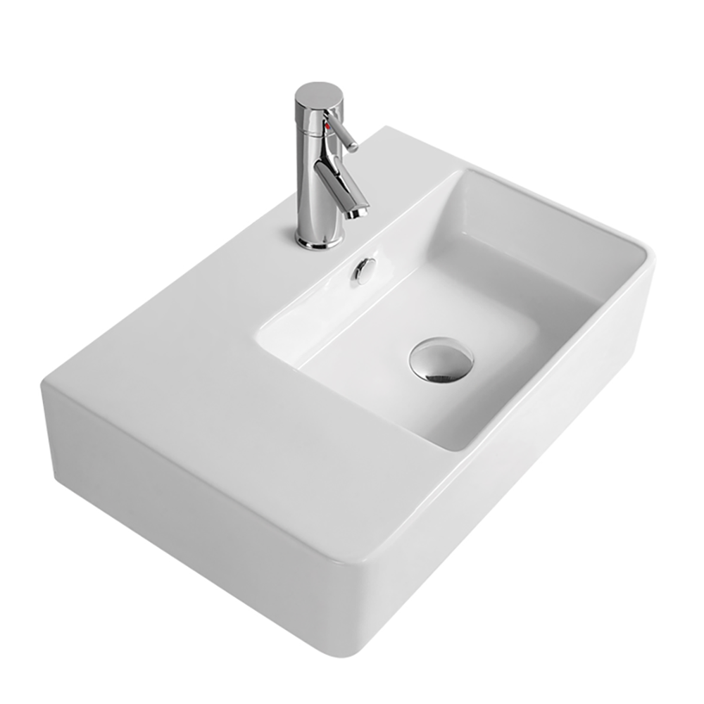 Luma-80 Gloss White in Right Hand Bowl