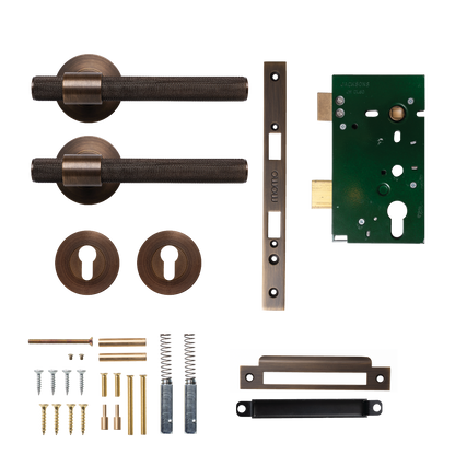 Momo Belgravia Solid Brass Knurled Lever Entrance Set In Bronze
