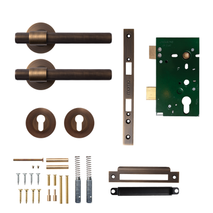 Momo Belgravia Solid Brass Lined Lever Entrance Set In Bronze