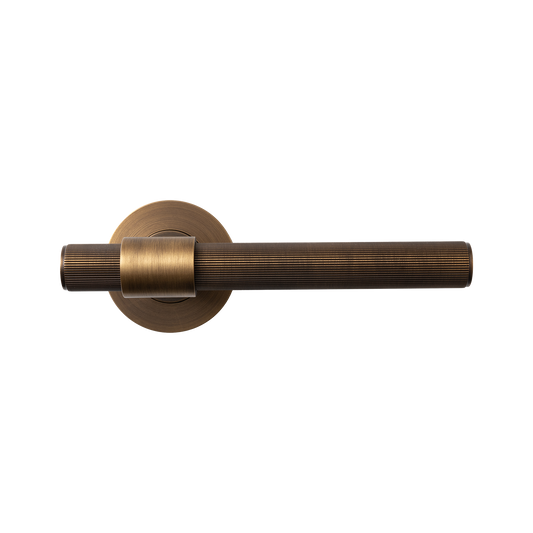 Momo Belgravia Solid Brass Lined Lever Handle Set In Bronze