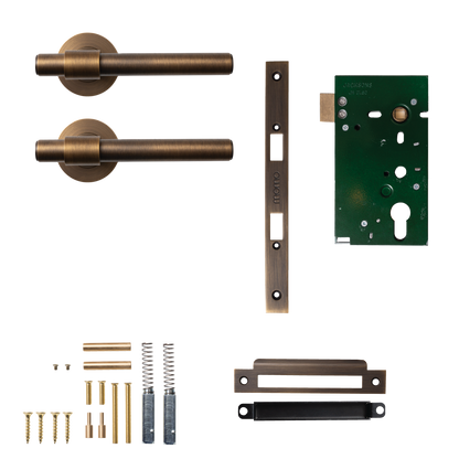 Momo Belgravia Plain Solid Brass Mortice Lock Passage Lever Set In Bronze