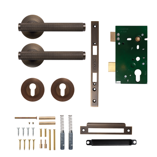 Momo Bellevue Solid Brass Knurled Lever Entrance Set In Bronze