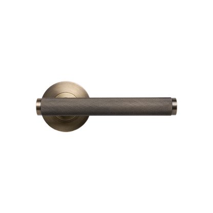 Momo Bellevue Solid Brass Knurled Tubular Latch Privacy Lever Set In Dark Brushed Brass (1)