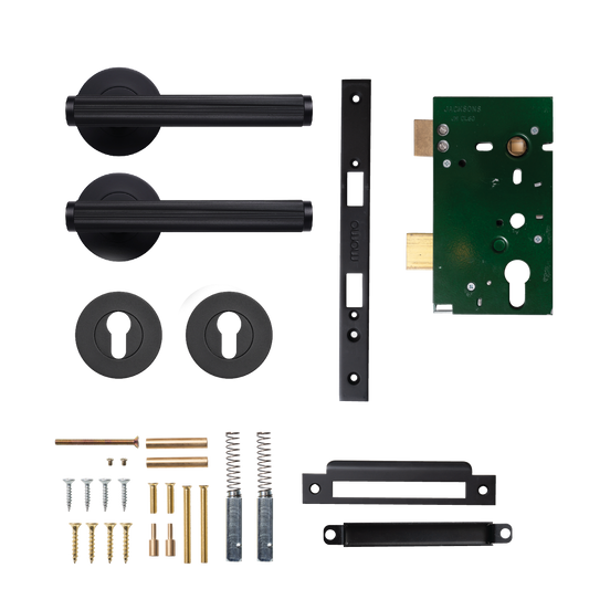 Momo Bellevue Solid Brass Lined Lever Entrance Set In Matt Black