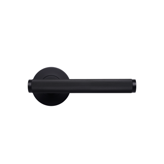 Momo Bellevue Lined Lever Handle Matt Black