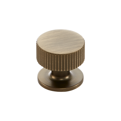 Momo Ambrose Round Knob 32mm in Antique Bronze