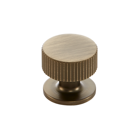 Momo Ambrose Round Knob 32mm in Antique Bronze