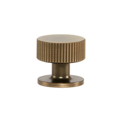 Momo Ambrose Round Knob 32mm in Antique Bronze (1)