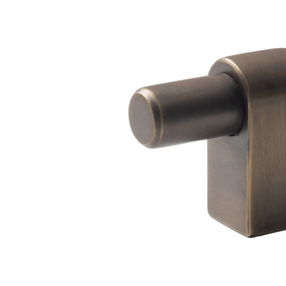 Momo Maida T Knob 52mm in Antique Brass (2)
