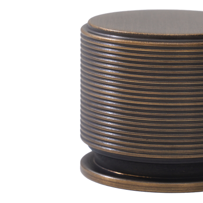 Momo Sussex Round Knob 35mm in Bronze (2)