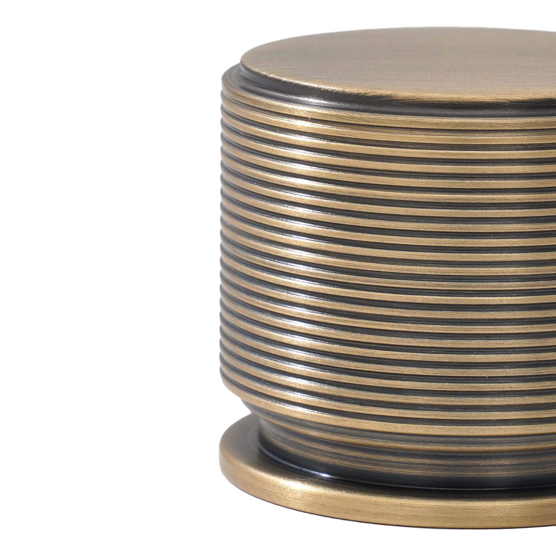 Momo Sussex Round Knob 35mm in Dark Brushed Brass (2)